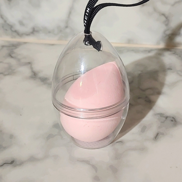 🎁 Free With Purchase - Picture 1 of 3